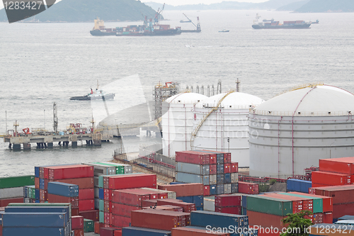 Image of container and gas tank