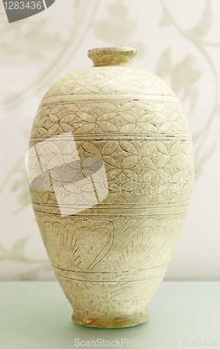 Image of flower vase 