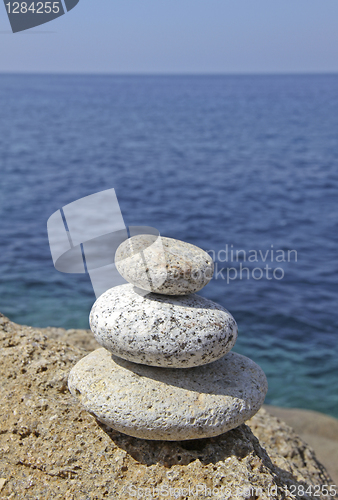 Image of Stone pyramid