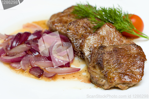 Image of Veal with Red Onion - Gourmet Food