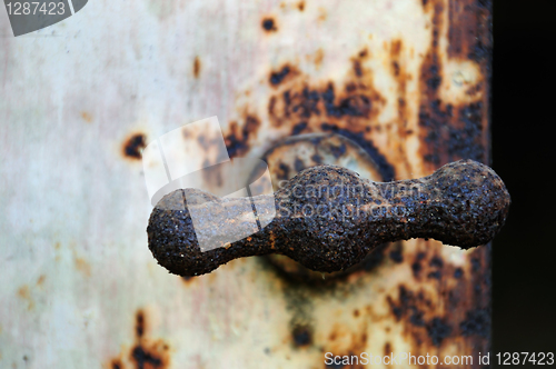 Image of rusty door knob