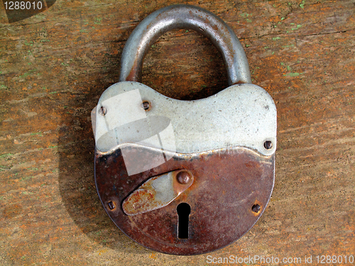 Image of old rusty padlock