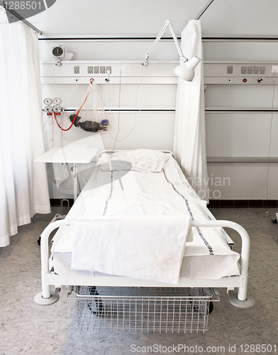 Image of hospital bed