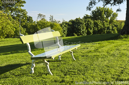 Image of bench in a park