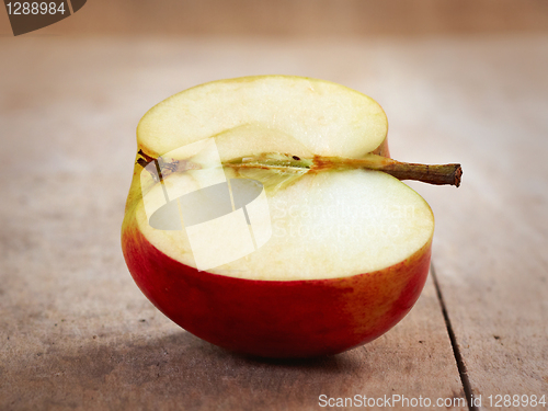 Image of half of apple