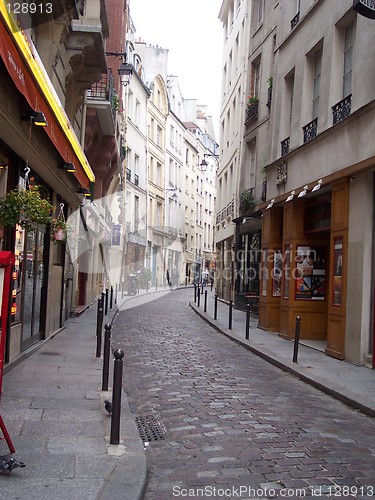 Image of Nice street in Paris