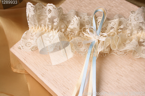 Image of Cream Garter