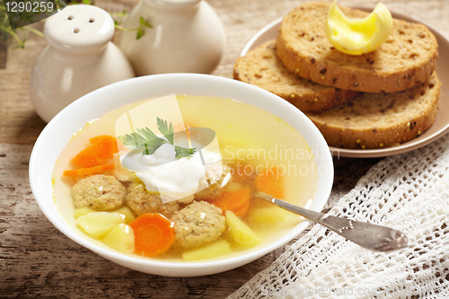 Image of soup with meatballs 