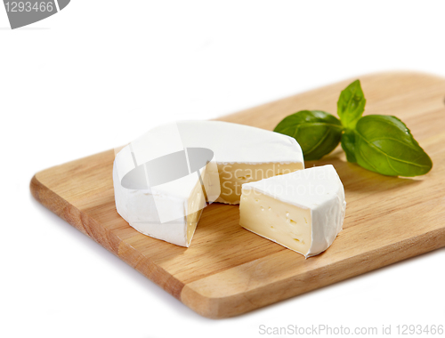 Image of camembert cheese