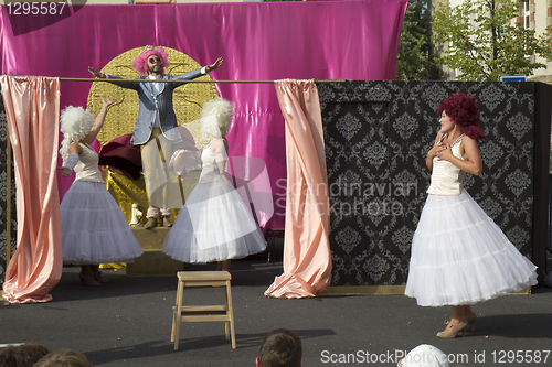 Image of The king and his courtesans