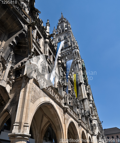 Image of details of Neues Rathaus