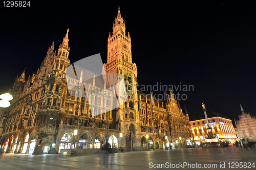 Image of Neues Rathaus at night