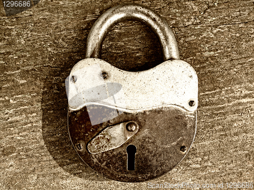 Image of old rusty padlock