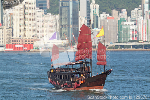 Image of junk boat 