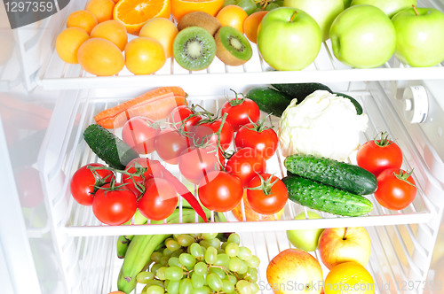 Image of Fruit and vegetables in the fridge