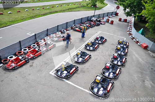 Image of Racing karts in the parc fermÃ©