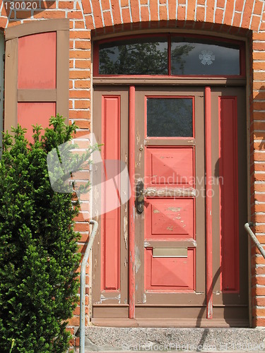 Image of red door