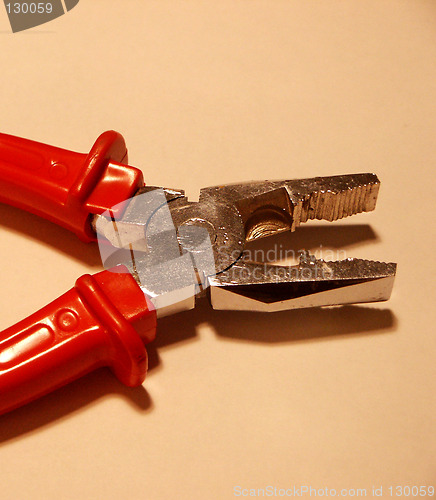 Image of flat-nose pliers