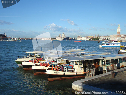 Image of feryboats in Venezia