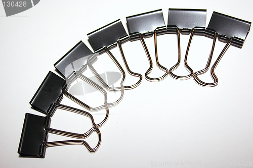 Image of arch of binder clips