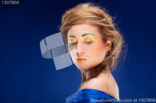 Image of woman with glamour make-up