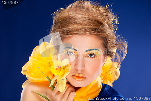 Image of woman with glamour make-up