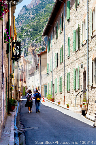 Image of narrow street of the old city