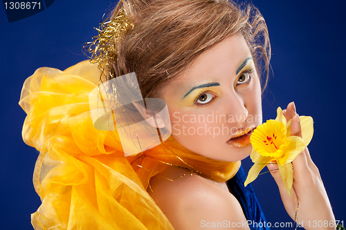 Image of woman with glamour make-up