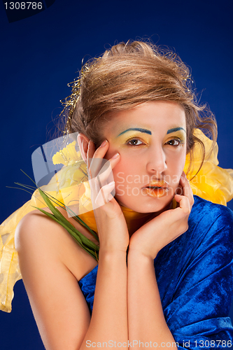 Image of woman with glamour make-up
