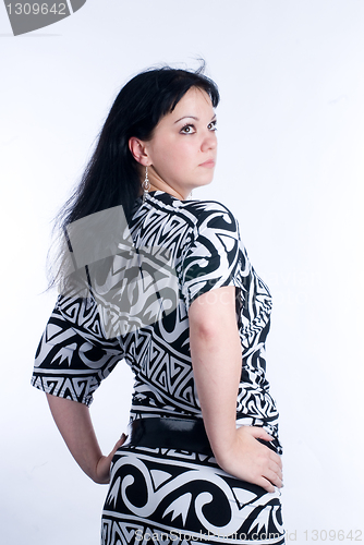 Image of young brunette woman