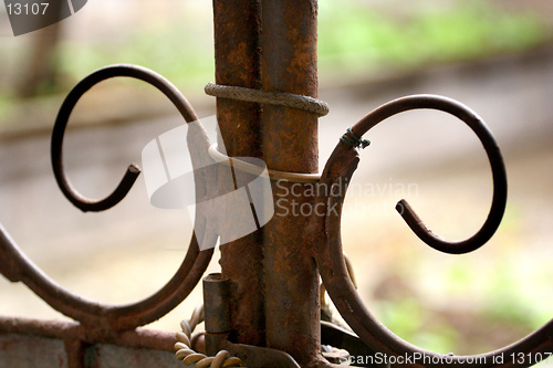 Image of rusty gate