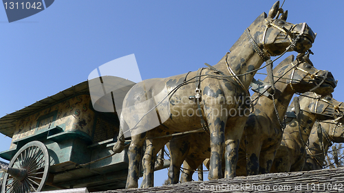 Image of Painted bronze chariots and harness 