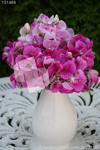 Image of A bouquet of wonerful sweet peas