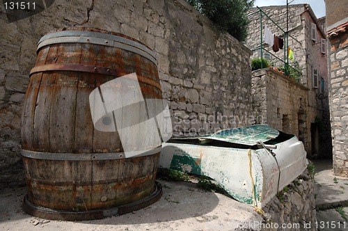 Image of barrel and boat