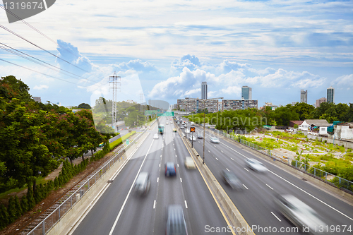 Image of Active vehicular traffic on urban highway