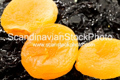 Image of Dried apricots and prunes