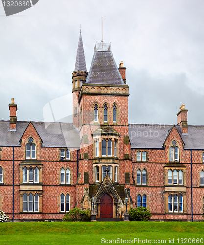 Image of Queen's University of Belfast