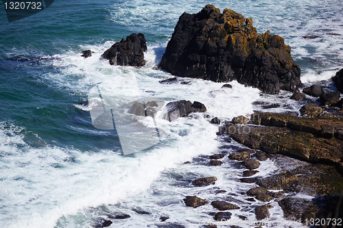 Image of breaking wave