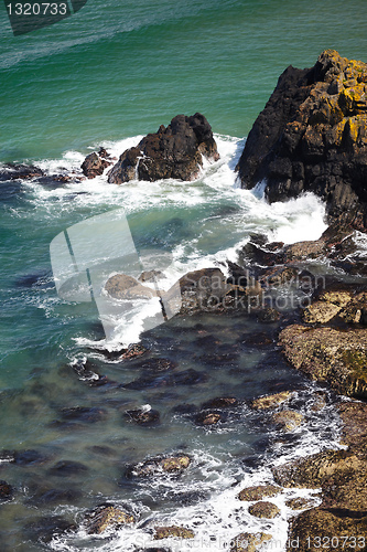 Image of breaking wave