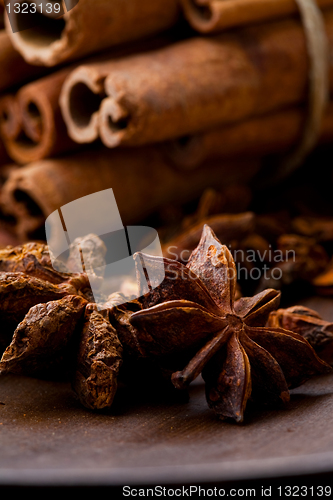 Image of Star aniseed and cinnamon sticks
