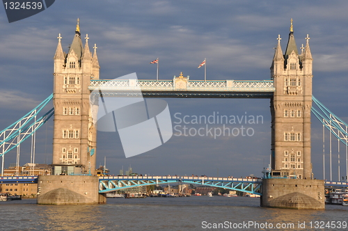 Image of Tower Bridge in London