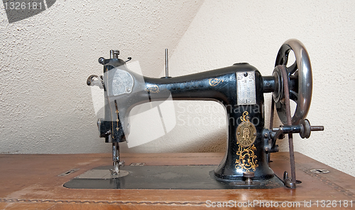 Image of Sewing machine