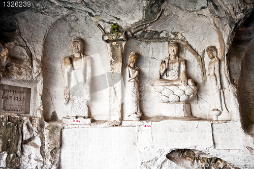 Image of Budha sculptures caves Guilin montouins