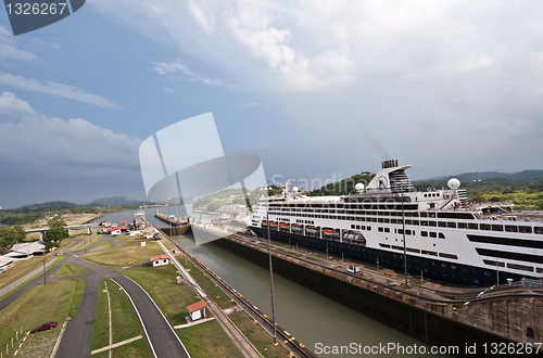 Image of Miraflores locks Panama canal