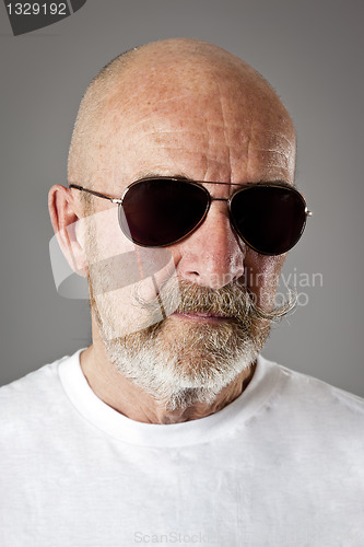 Image of old man glasses