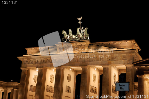 Image of Brandenburg Gate by night in Berlin
