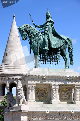 Image of Saint Istvan statue and fisherman's bastion in Budapest, Hungary