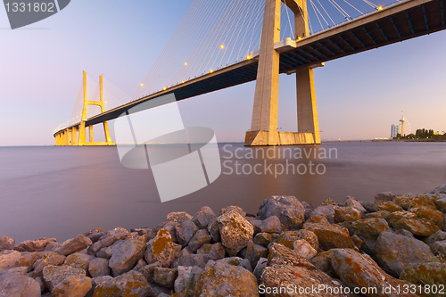 Image of Vasco da Gama bridge.