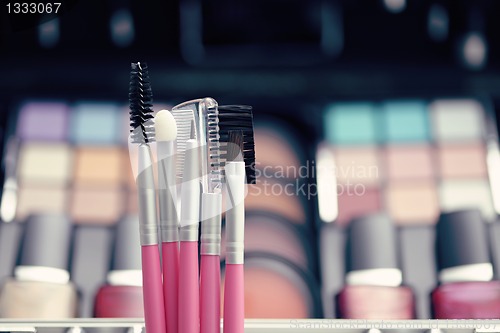 Image of make-up brushes