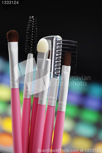 Image of make-up brushes